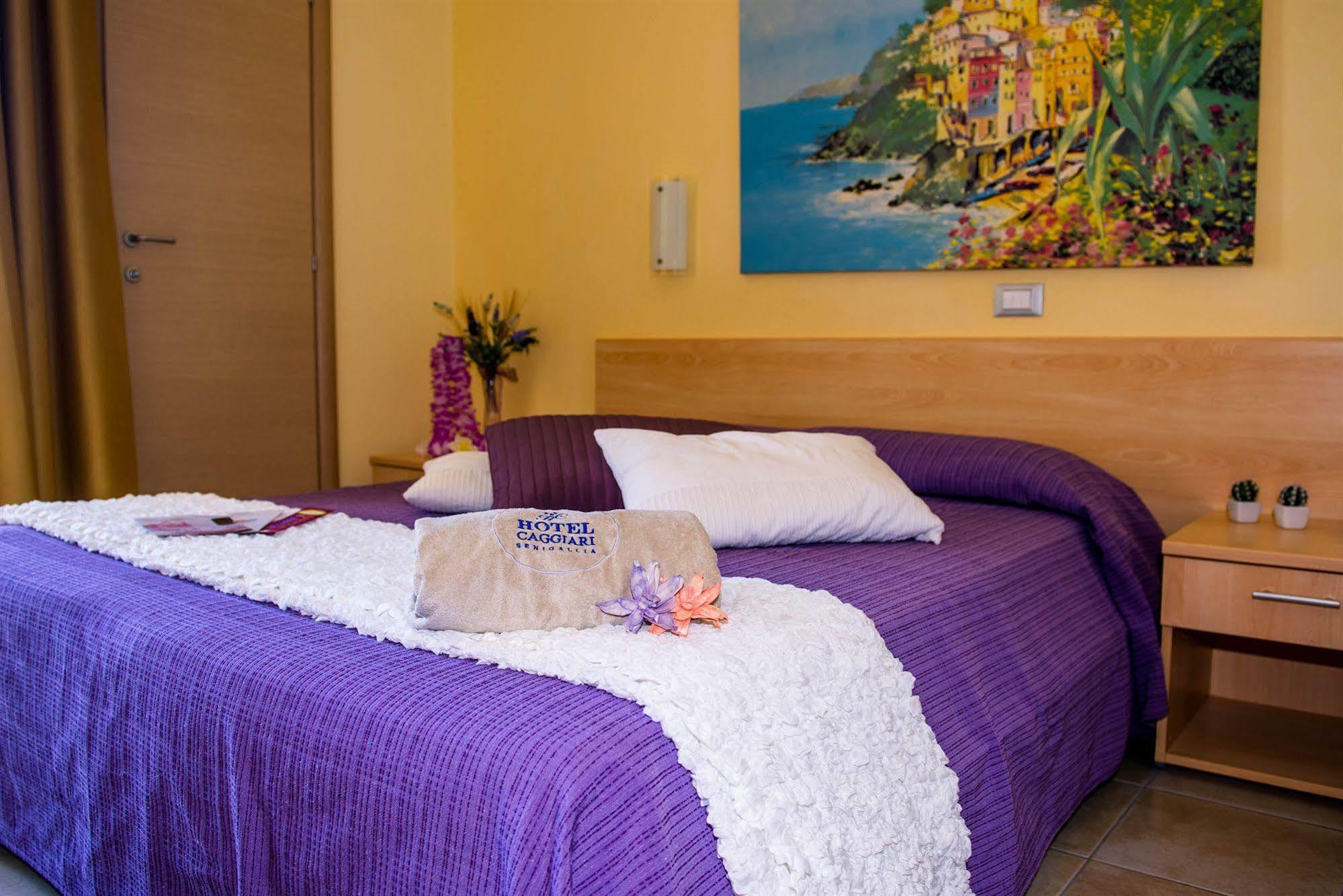 Hotel Caggiari Сенигалия Екстериор снимка